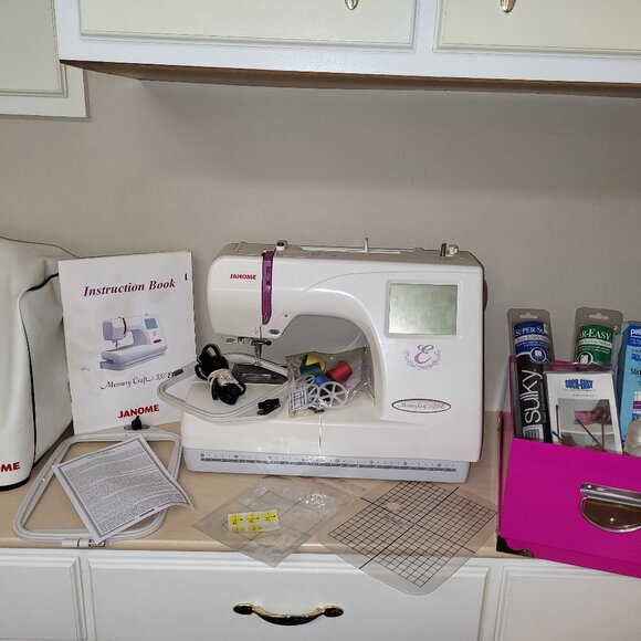 NEW - Embroidery Machine - Janome Memory Craft 350E - Picture 1 of 13
